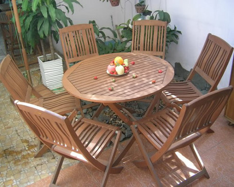 cach-bao-ve-go-ngoai-troi