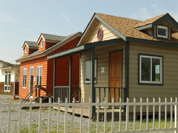 Cách làm nhà bằng gỗ giá rẻ