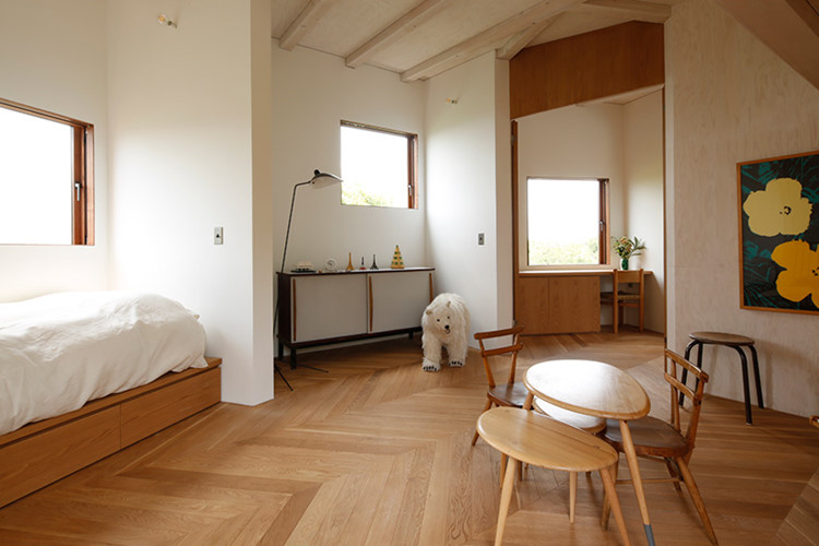 Nhà bằng gỗ nhìn như tòa tháp giữa rừng cây